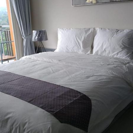 Galeri Ciumbuleuit Apartment 3 By Gezonder Bandung Dış mekan fotoğraf
